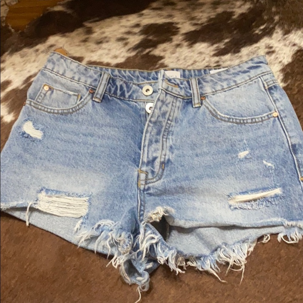 Button fly short